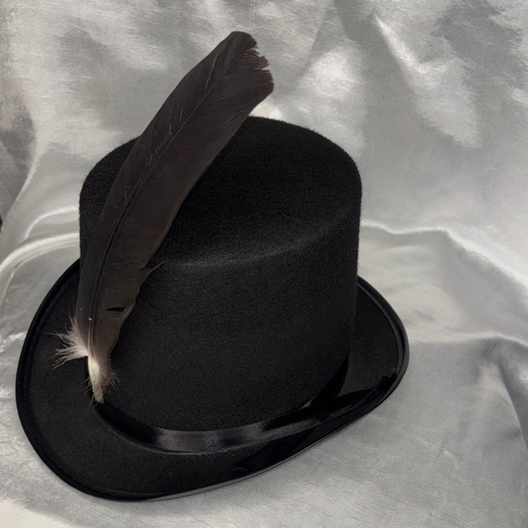 Chic Black Top Hat with Genuine HAWK Feather attachment. - Picture 1 of 9